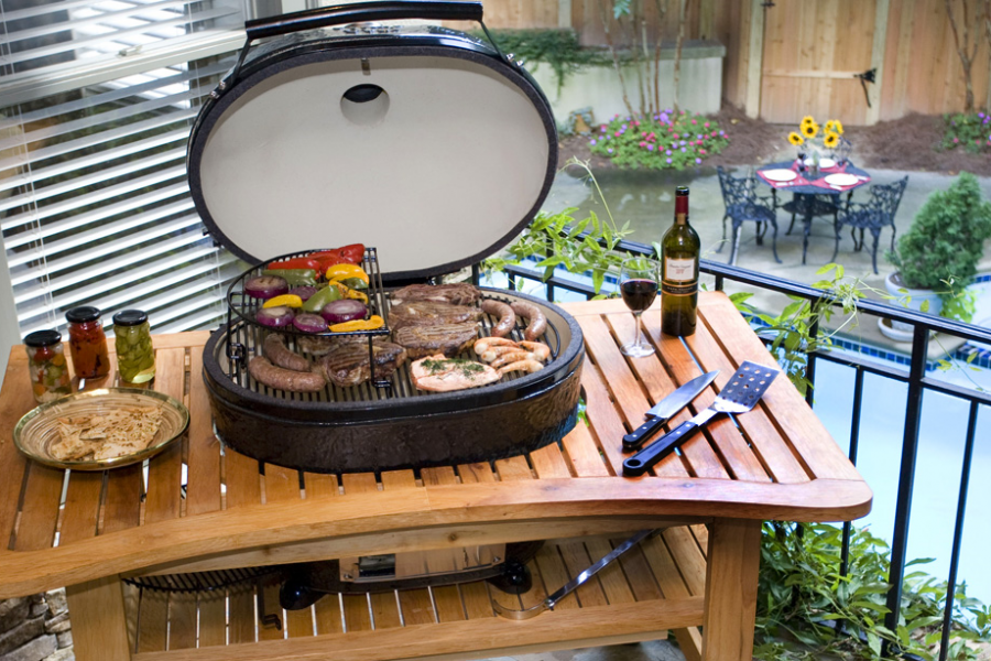 PRIMO SMOKER & GRILLS